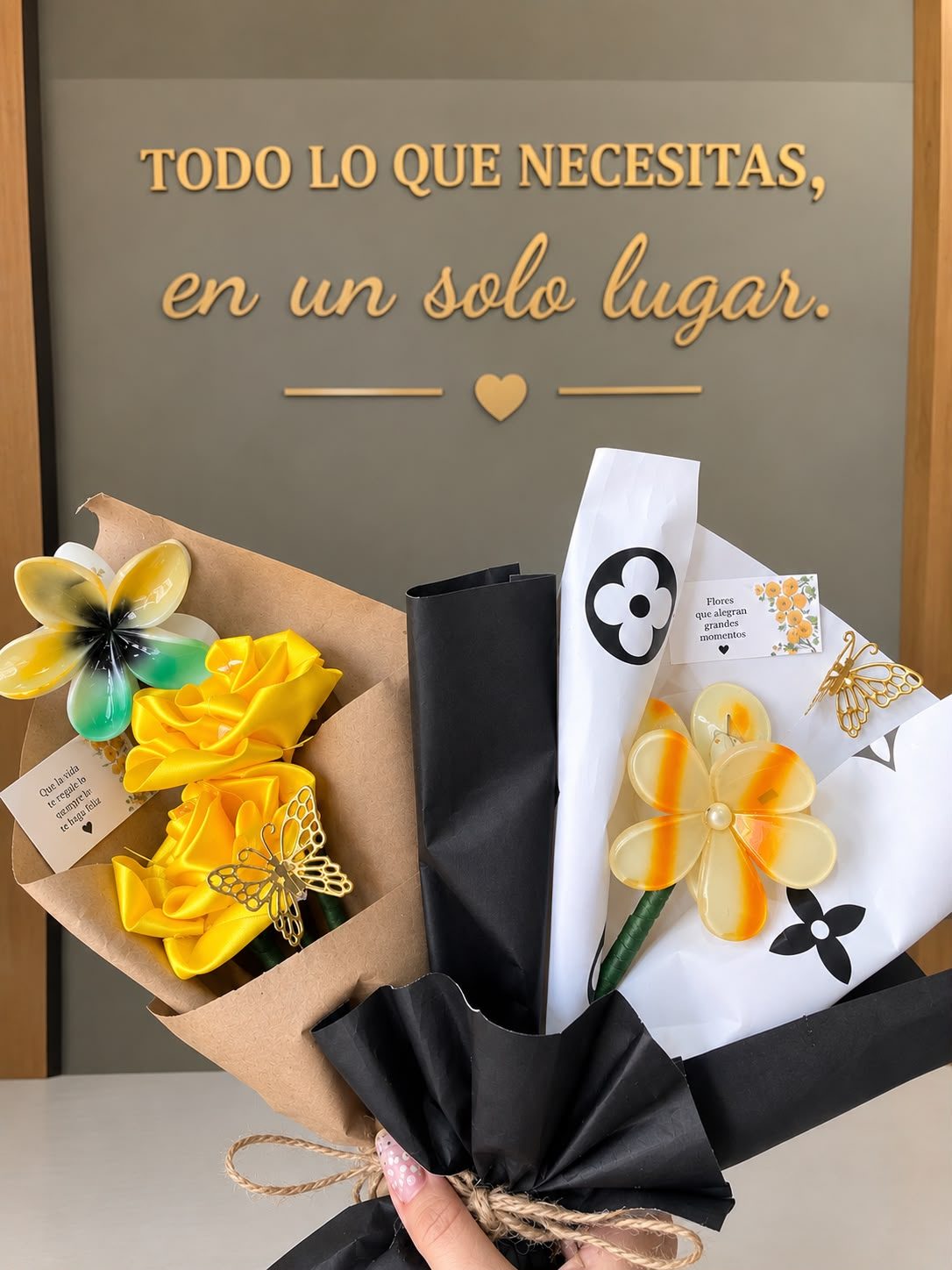 Flores con broche